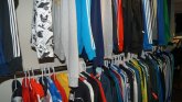 mayorista y distribuidor de ropa deportiva de marca, calzado Polonia